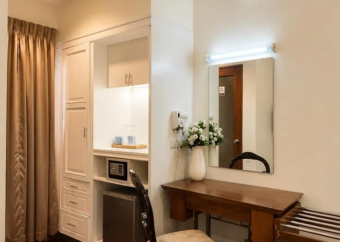 1775 Adriatico Apartment