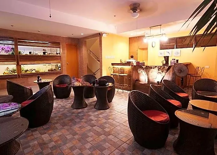1775 Adriatico Apartment