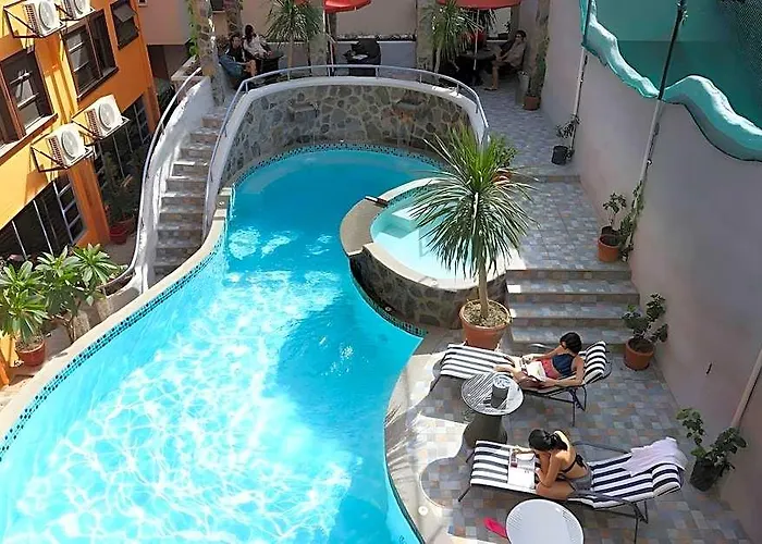 1775 Adriatico Apartment