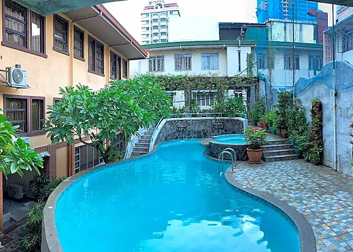 1775 Adriatico Apartment
